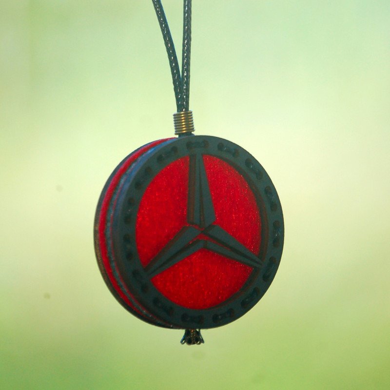 Ароматизатор в автівку із дерева з логотипом Mercedes-Benz 50мм