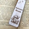 Дерев’яна закладка “Autumn Reads” | Осіння закладка з гравіюванням грибів та листя | Подарунок книголюбу