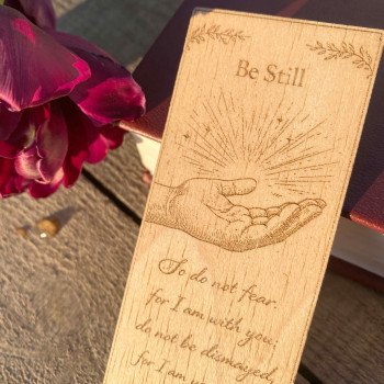 Християнська дерев'яна закладка • Біблійний вірш з книги Ісаї 41:10