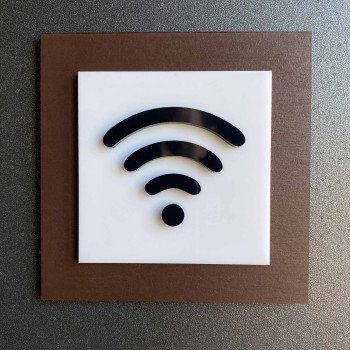 Вказівник Wi-Fi зона, сучасна квадратна табличка з об'ємним значком, акрил + фанера 100×100 мм