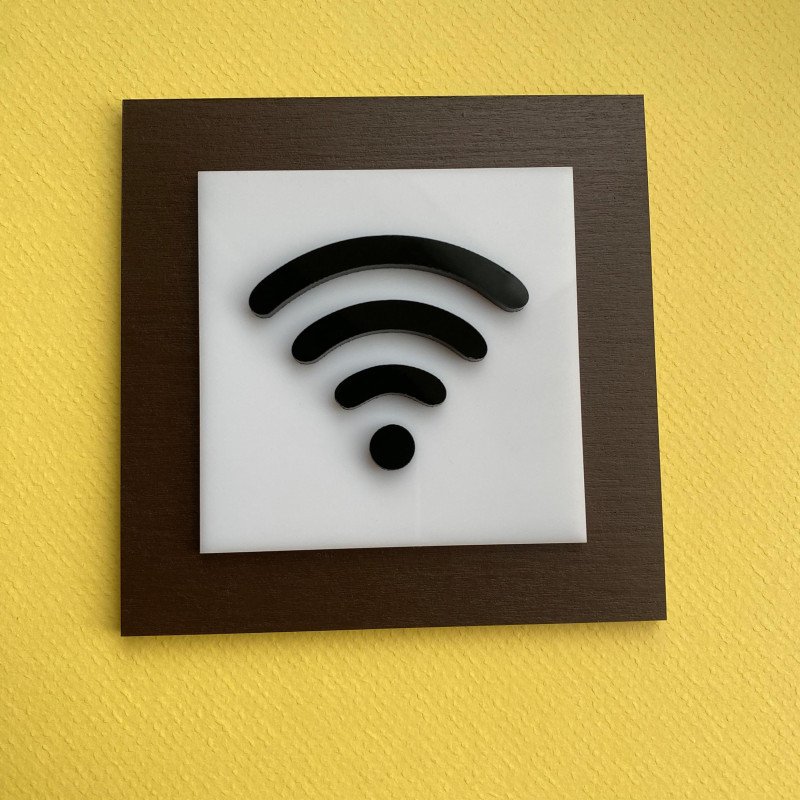 Вказівник Wi-Fi зона, сучасна квадратна табличка з об'ємним значком, акрил + фанера 100×100 мм