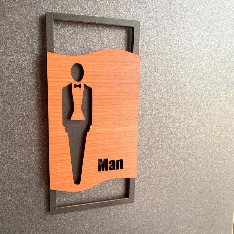 Дизайнерські таблички Man + Woman для туалету — чорна та горіхова фанера, 2 шт.