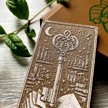 Вінтажна гравірована закладка для читачів Темної академії